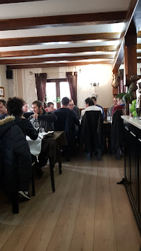 Atmosphère du Restaurant français Hostellerie du Cerf Blanc à Neuhaeusel - n°4