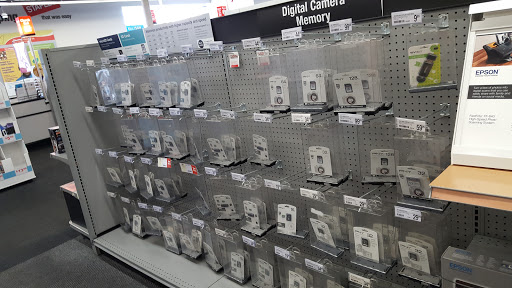 Office Supply Store «Staples», reviews and photos, 2120 SW 32nd Ave, Coral Gables, FL 33145, USA