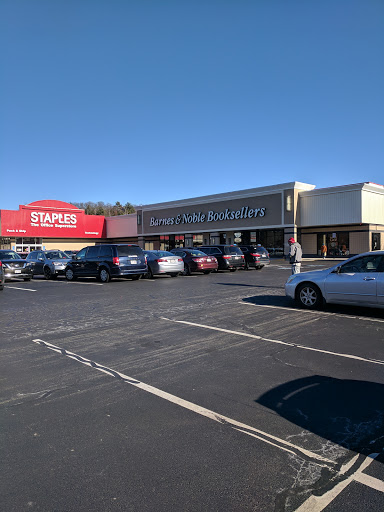 Book Store «Barnes & Noble», reviews and photos, 444 Broadway, Saugus, MA 01906, USA