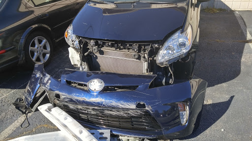 Auto Body Shop «ABRA Auto Body & Glass», reviews and photos, 631 Indian Trail Lilburn Rd NW, Lilburn, GA 30047, USA