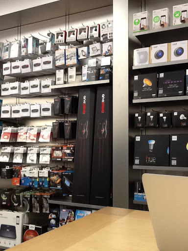 Computer Store «Apple Reston», reviews and photos, 11949 Market St, Reston, VA 20190, USA