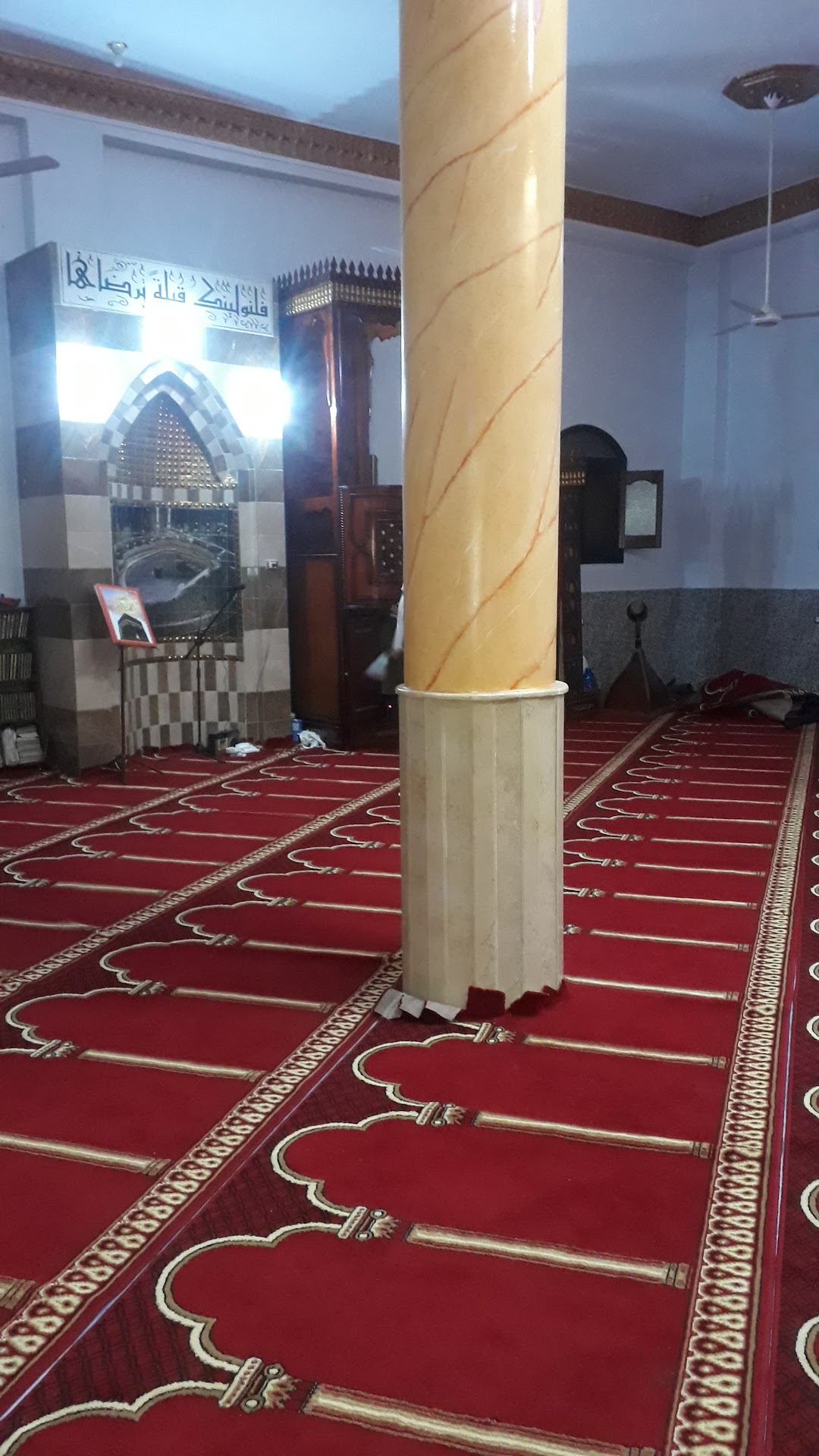 مسجد الغفور الرحيم بنجع السناجرة