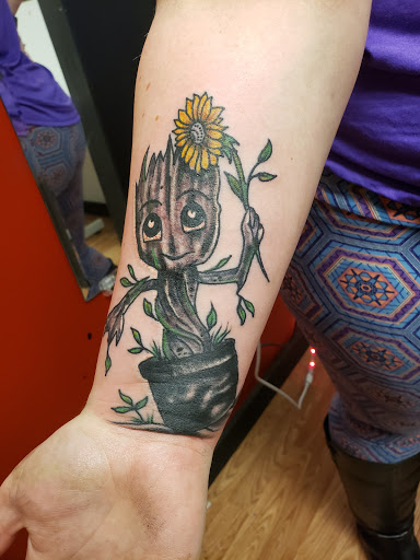 Tattoo Shop «Patriotic Pain Tattoo & Body Piercing», reviews and photos, 5658 William Penn Hwy, Murrysville, PA 15668, USA