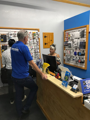 Cell Phone Store «SmarTeks Cell Phone Repair», reviews and photos, 1870 E Main St, Barstow, CA 92311, USA