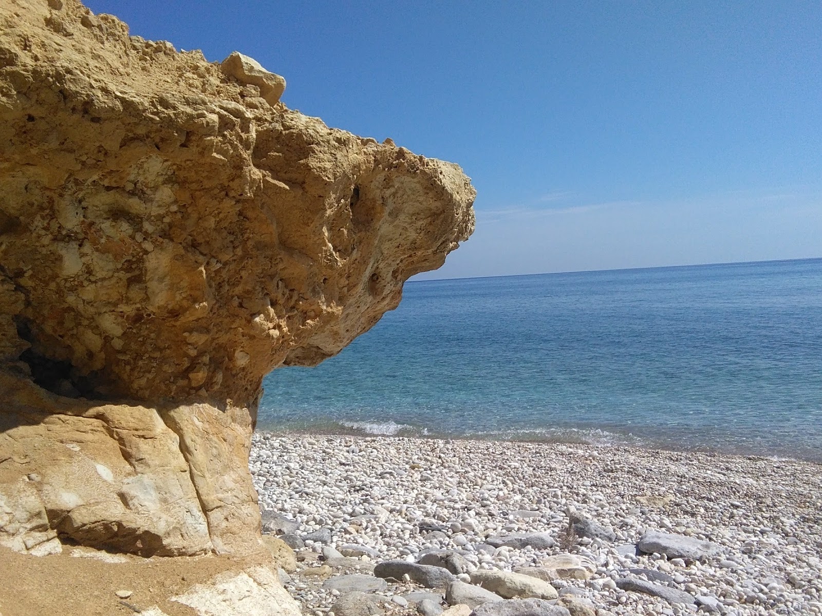 Foto von Patsavra beach mit kleine bucht