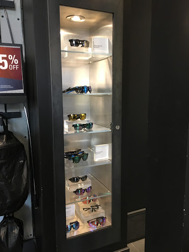 Sunglasses Store «Oakley Store», reviews and photos, 654 Spectrum Center Dr, Irvine, CA 92618, USA