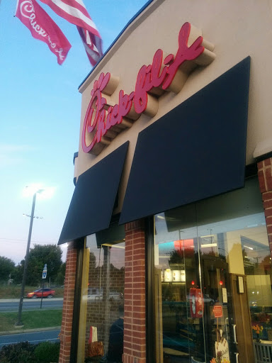 Fast Food Restaurant «Chick-fil-A», reviews and photos, 4805 Valley View Blvd NW, Roanoke, VA 24012, USA
