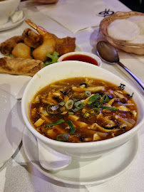 Soupe aigre-piquante du Restaurant chinois Dragons Elysées龙城酒楼 à Paris - n°5