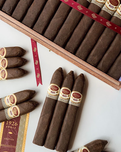 Tobacco Shop «Cigar House & Discount», reviews and photos, 1720 N Moorpark Rd, Thousand Oaks, CA 91360, USA