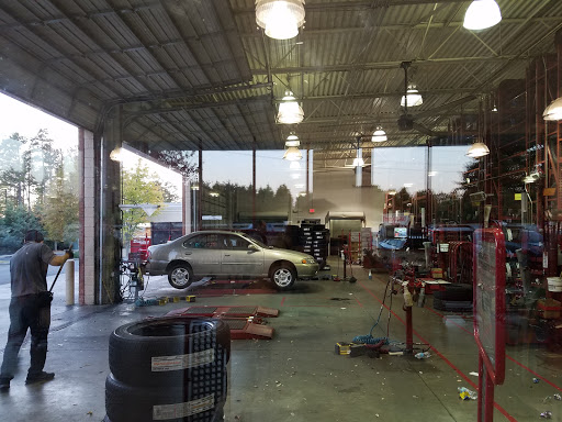 Tire Shop «Discount Tire Store - Duluth, GA», reviews and photos, 3105 Steve Reynolds Blvd, Duluth, GA 30096, USA