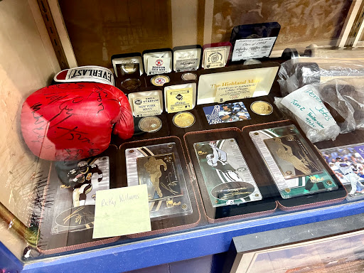 Video Game Store «M & J Video Games & Sports Collectibles», reviews and photos, 1049 Queen St, Southington, CT 06489, USA