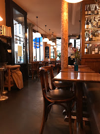 Atmosphère du Restaurant français Le Grand Comptoir d'Anvers à Paris - n°17