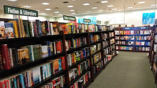 Book Store «Barnes & Noble», reviews and photos, 3050 Beeline Rd, Holland, MI 49424, USA