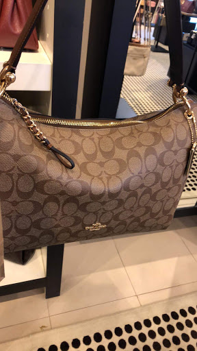 Shopping Mall «Liberty Village Outlet Marketplace», reviews and photos, 1 Church St, Flemington, NJ 08822, USA