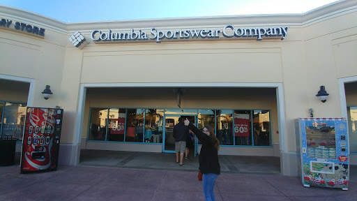 Sportswear Store «Columbia Sportswear Outlet Store - Prime Outlets in Ellenton», reviews and photos, 5661 Factory Shops Blvd #470, Ellenton, FL 34222, USA