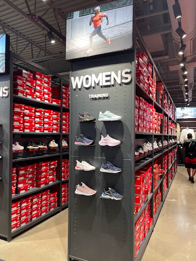 Shoe Store «PUMA», reviews and photos, 4977 International Dr #3b, Orlando, FL 32819, USA