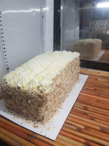 Grocery Store «Harvest Fresh Grocery & Deli», reviews and photos, 251 NE 3rd St, McMinnville, OR 97128, USA