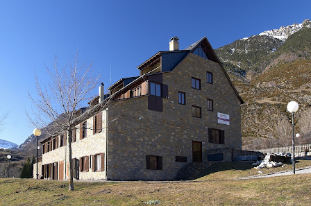 Escuela de Montaña de Benasque Camino Campalets, s/n, 22440 Benasque, Huesca, España