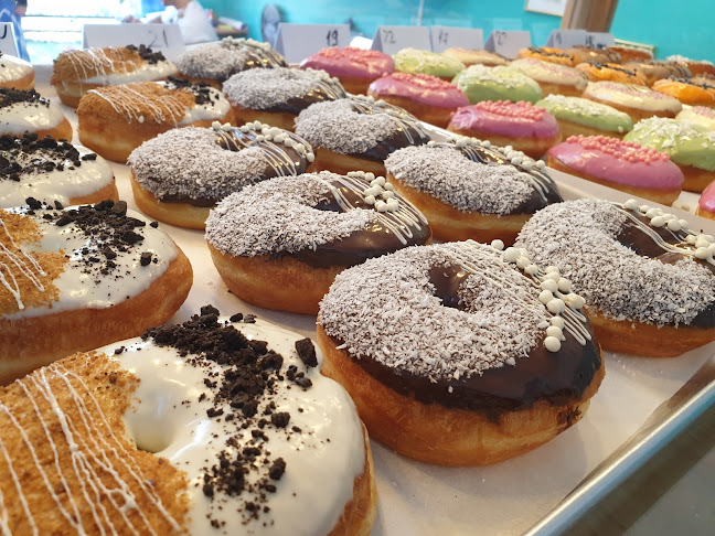 Pisica Albastră - Donuts and coffee shop - Magazin de fructe