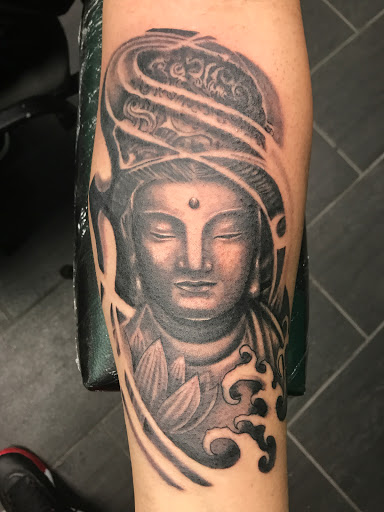 Tattoo Shop «Bad Habits Tattoo Studio», reviews and photos, 1502 Callaghan Rd, San Antonio, TX 78228, USA