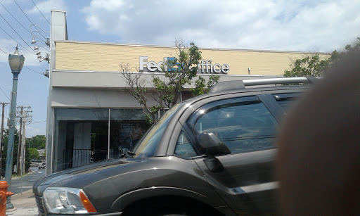 Print Shop «FedEx Office Print & Ship Center», reviews and photos, 1439 Reisterstown Rd, Pikesville, MD 21208, USA