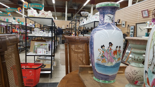 Thrift Store «Thrift Town», reviews and photos, 3645 San Pablo Dam Rd, El Sobrante, CA 94803, USA