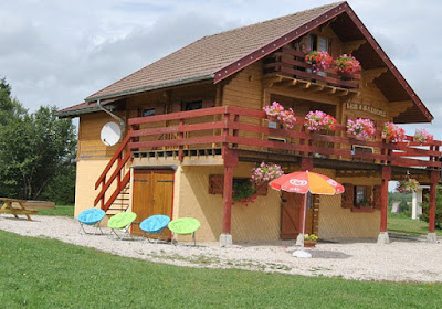 Chalet des 4 saisons: Pied des pistes Ski Jura à Cerniébaud