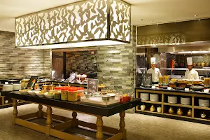 MoMo Cafe - Courtyard by Marriott Agra image