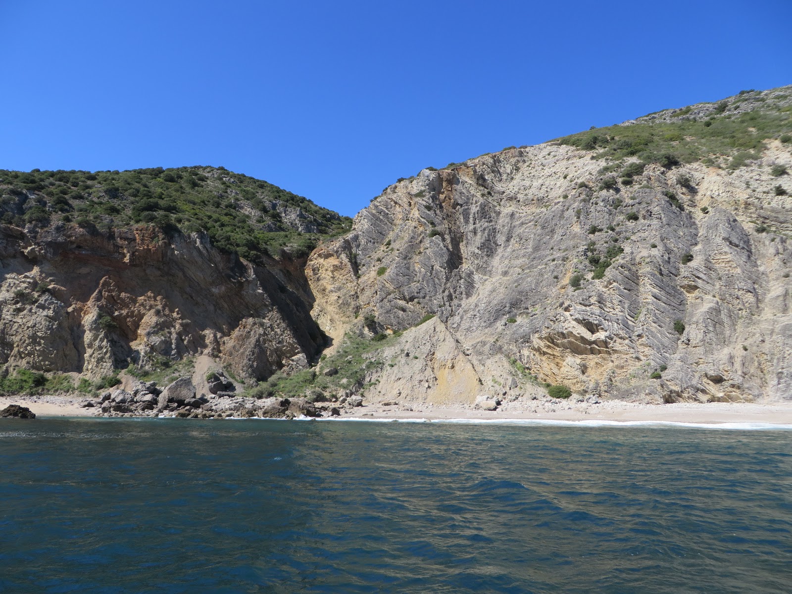 Photo de Praia da Mijona et ses beaux paysages
