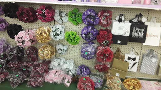 Candle Store «Factory Direct Candles», reviews and photos, 6252 Glenway Ave # A, Cincinnati, OH 45211, USA