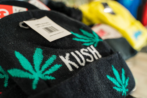 Tobacco Shop «Bear Smoke Smokeshop», reviews and photos, 4295 Browns Bridge Rd B, Cumming, GA 30041, USA