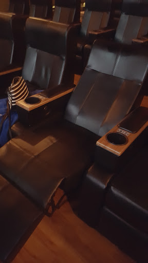 Movie Theater «Regal Cinemas Aviation Mall 7», reviews and photos, 578 Aviation Rd, Queensbury, NY 12804, USA