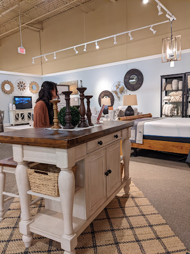 Furniture Store «Ashley HomeStore», reviews and photos, 7840 Plaza Blvd, Mentor, OH 44060, USA