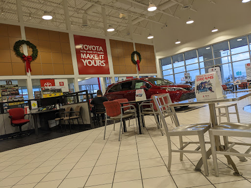 Toyota Dealer «Toyota Knoxville», reviews and photos, 10415 Parkside Dr, Knoxville, TN 37922, USA