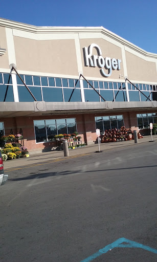 Grocery Store «Kroger», reviews and photos, 305 E Lewis and Clark Pkwy, Clarksville, IN 47129, USA