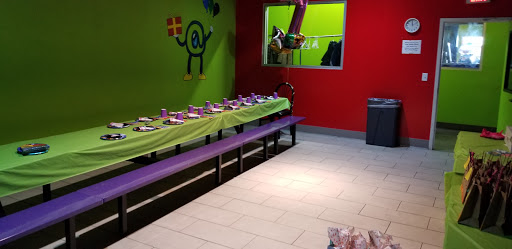 Amusement Center «@ Play Amusements», reviews and photos, 229 Broadhollow Rd, Farmingdale, NY 11735, USA