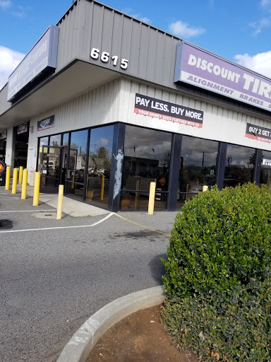 Tire Shop «Discount Tire Centers - Fresno, CA», reviews and photos, 6615 N Blackstone Ave, Fresno, CA 93710, USA
