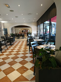 Atmosphère du Pizzeria Pizza Pino à Vélizy-Villacoublay - n°13