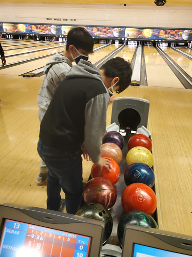 Bowling Alley «Lawn Lanes», reviews and photos, 6750 S Pulaski Rd, Chicago, IL 60629, USA