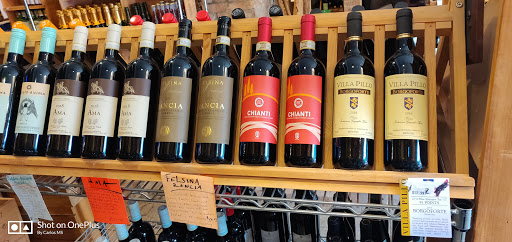 Liquor Store «Rhinebeck Wine & Liquor Store», reviews and photos, 41 E Market St # 1, Rhinebeck, NY 12572, USA