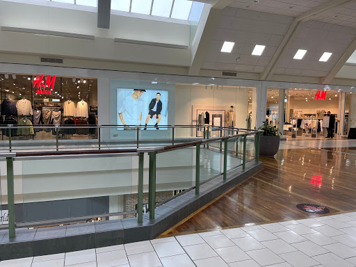 Shopping Mall «Jefferson Valley Mall», reviews and photos, 650 Lee Blvd, Yorktown Heights, NY 10598, USA