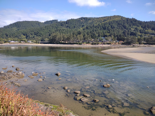 Grocery Store «C&K Market», reviews and photos, 231 US-101, Yachats, OR 97498, USA