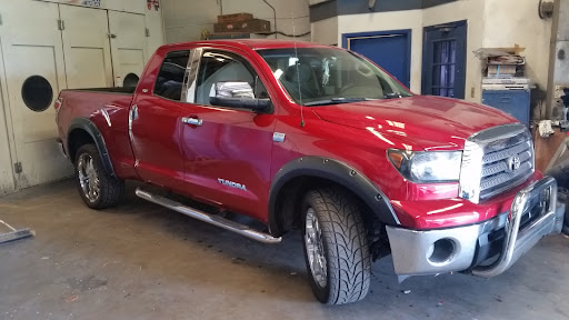 Auto Body Shop «Maaco Collision Repair & Auto Painting», reviews and photos, 5409 Anderson Rd, Tampa, FL 33614, USA