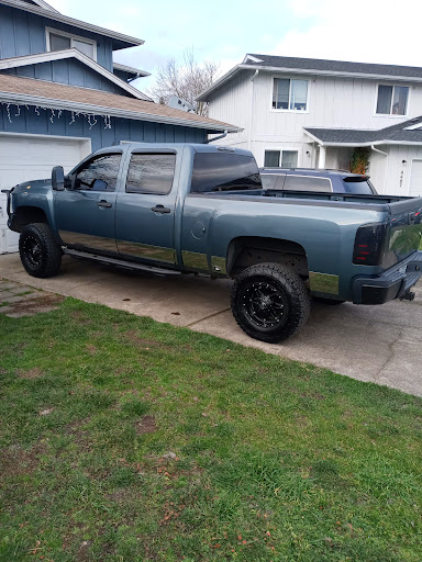 Used Car Dealer «Pacific Cars & Trucks», reviews and photos, 1735 State Hwy 99 N, Eugene, OR 97402, USA