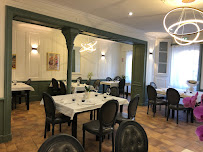 Atmosphère du Restaurant Chez fanny à Fontaines-Saint-Martin - n°4