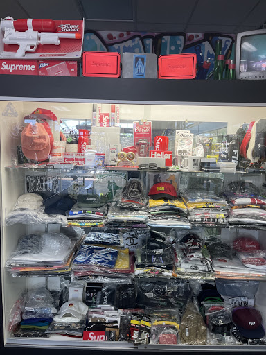 Glass Blower «ZZYZX Smoke Shop», reviews and photos, 2127 Pickwick Dr, Camarillo, CA 93010, USA