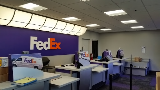Shipping and Mailing Service «FedEx Ship Center», reviews and photos, 902 N Jackson Rd, Pharr, TX 78577, USA