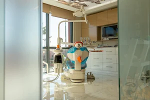 ôsmile dental center image