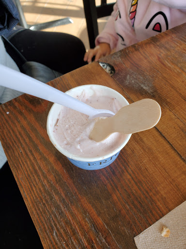 Ice Cream Shop «FRÍO Gelato - 517 Dempster, Evanston», reviews and photos, 517 Dempster St, Evanston, IL 60201, USA