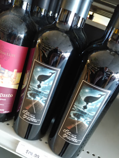 Liquor Store «Shrewsbury Liquor», reviews and photos, 230 Shrewsbury Plaza, Shrewsbury, NJ 07702, USA